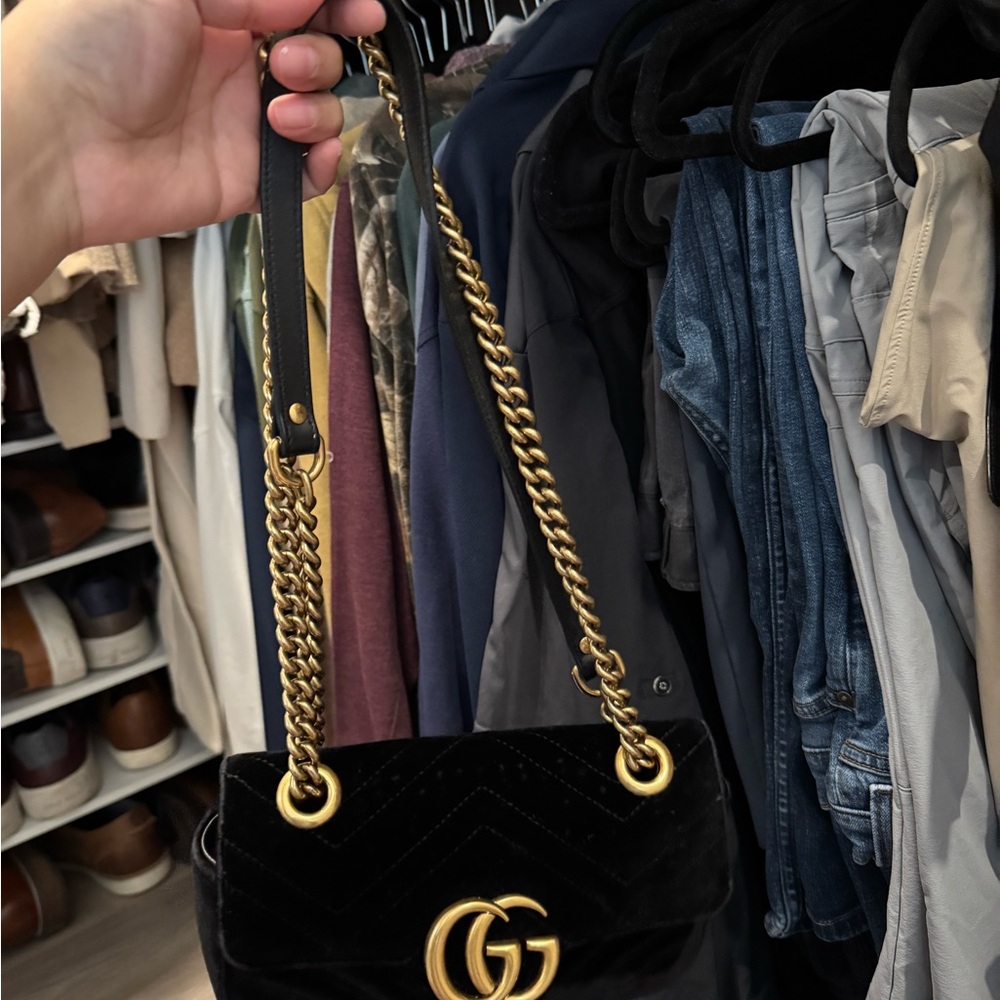 Gucci GG Marmont Velvet Crossbody - Picture 4 of 5